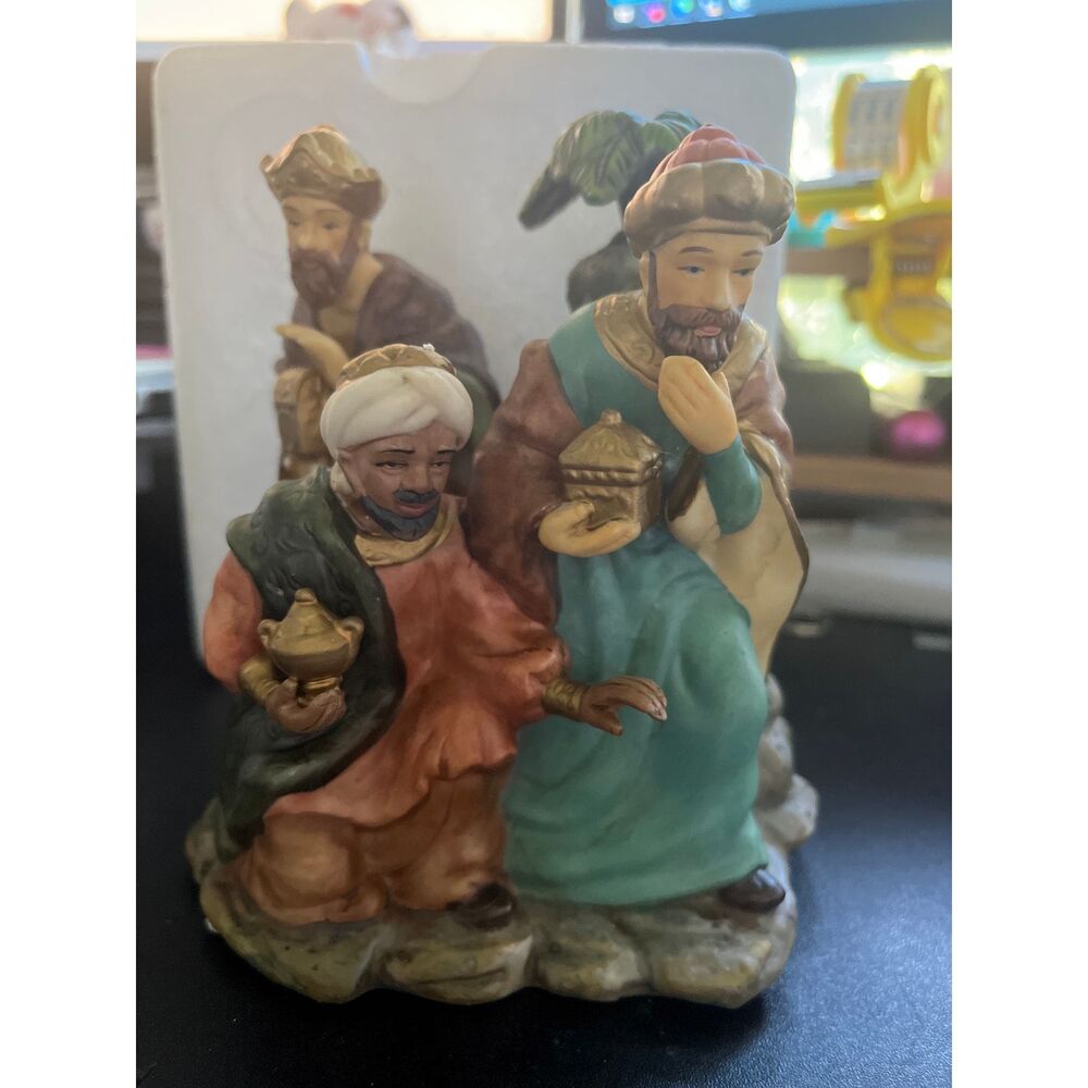 Avon blessed, visitors, kings figurine